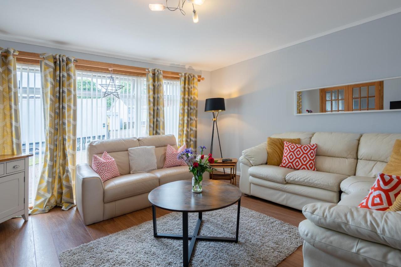 Shades House - 3 Bedroom House 15 Minutes From เซนต์แอนดรูว์ ภายนอก รูปภาพ