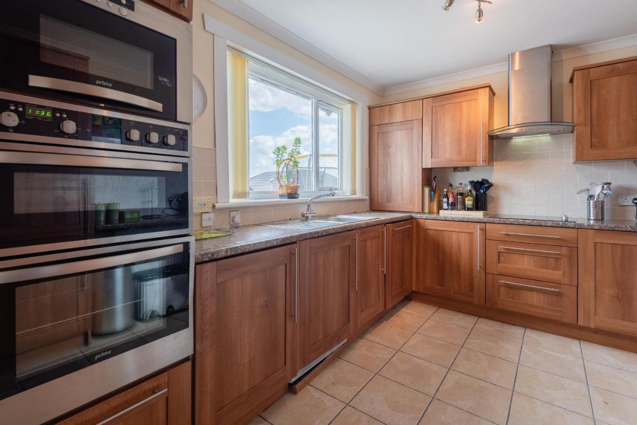 Shades House - 3 Bedroom House 15 Minutes From เซนต์แอนดรูว์ ภายนอก รูปภาพ